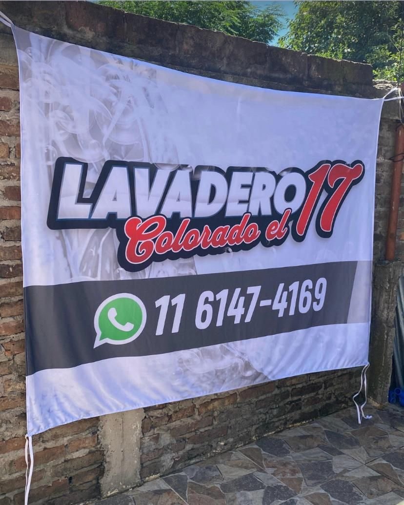Bandera sublimada para un lavadero de autos, con teléfono de contacto